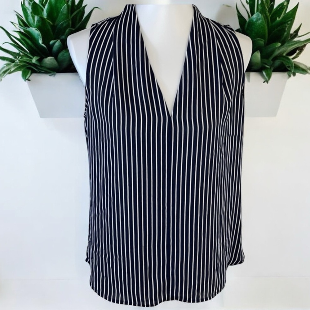 Banana Republic Sleeveless Top Black and White Striped Size Small